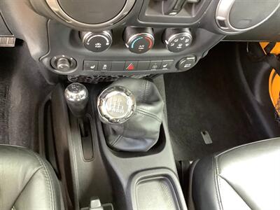 2013 Jeep Wrangler Unlimited Moab   - Photo 16 - Crest Hill, IL 60403