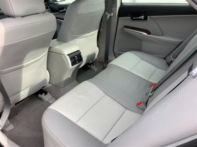 2012 Toyota Camry XLE   - Photo 23 - Crest Hill, IL 60403