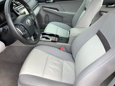 2012 Toyota Camry XLE   - Photo 16 - Crest Hill, IL 60403