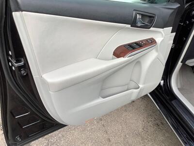 2012 Toyota Camry XLE   - Photo 14 - Crest Hill, IL 60403