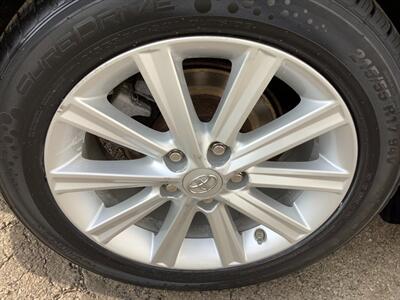 2012 Toyota Camry XLE   - Photo 36 - Crest Hill, IL 60403