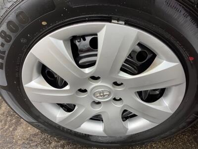 2011 Toyota Camry LE   - Photo 38 - Crest Hill, IL 60403