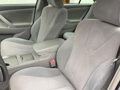 2011 Toyota Camry LE   - Photo 21 - Crest Hill, IL 60403
