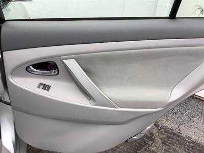 2011 Toyota Camry LE   - Photo 24 - Crest Hill, IL 60403