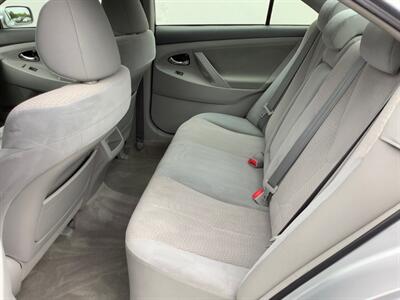 2011 Toyota Camry LE   - Photo 23 - Crest Hill, IL 60403