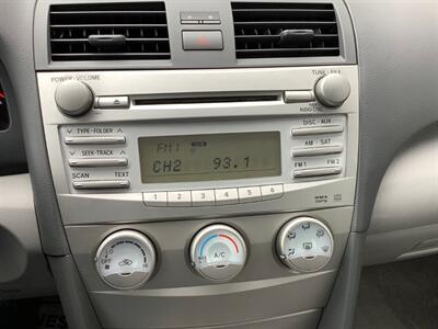 2011 Toyota Camry LE   - Photo 18 - Crest Hill, IL 60403
