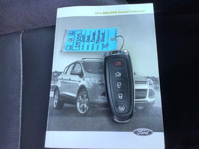 2014 Ford Escape Titanium   - Photo 37 - Crest Hill, IL 60403