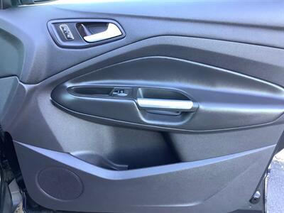 2014 Ford Escape Titanium   - Photo 32 - Crest Hill, IL 60403