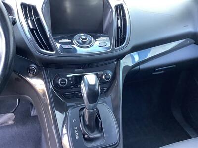 2014 Ford Escape Titanium   - Photo 16 - Crest Hill, IL 60403