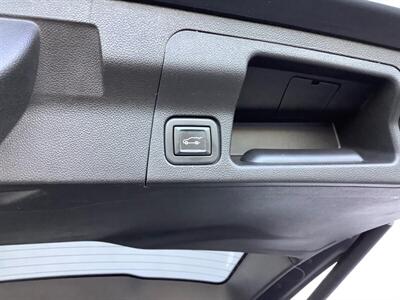 2020 GMC Acadia Denali   - Photo 43 - Crest Hill, IL 60403