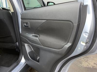 2016 Mitsubishi Outlander ES - Photo 19 - Crest Hill, IL 60403