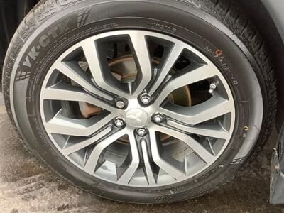 2016 Mitsubishi Outlander ES - Photo 29 - Crest Hill, IL 60403