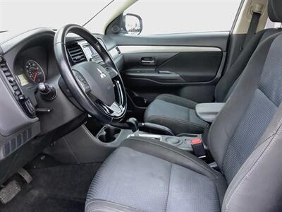 2016 Mitsubishi Outlander ES - Photo 11 - Crest Hill, IL 60403