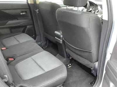 2016 Mitsubishi Outlander ES - Photo 20 - Crest Hill, IL 60403