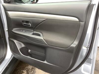 2016 Mitsubishi Outlander ES - Photo 22 - Crest Hill, IL 60403