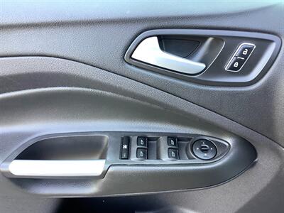 2013 Ford Escape SE - Photo 11 - Crest Hill, IL 60403