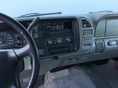 1997 Chevrolet Tahoe LT   - Photo 13 - Crest Hill, IL 60403