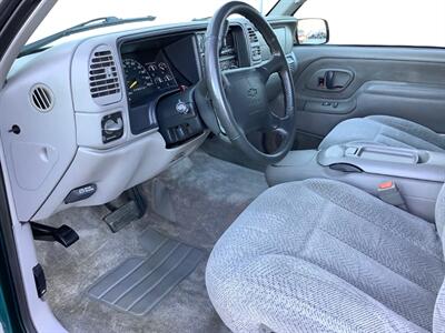 1997 Chevrolet Tahoe LT   - Photo 12 - Crest Hill, IL 60403