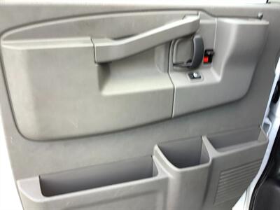 2022 GMC Savana 2500 - Photo 12 - Crest Hill, IL 60403