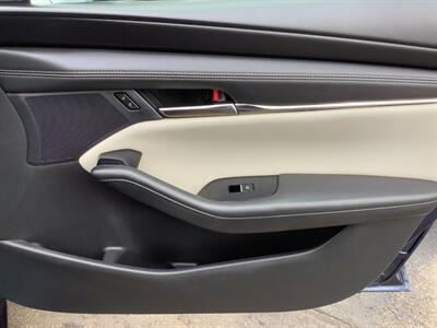 2021 Mazda Mazda3 Sedan Preferred   - Photo 20 - Crest Hill, IL 60403