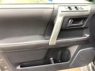 2010 Toyota 4Runner SR5   - Photo 11 - Crest Hill, IL 60403