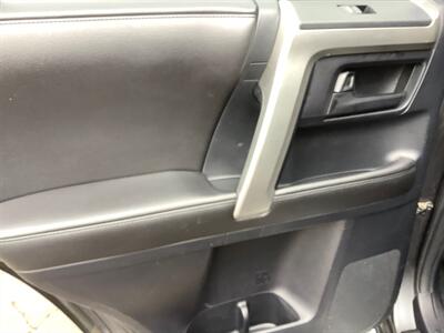 2010 Toyota 4Runner SR5   - Photo 26 - Crest Hill, IL 60403