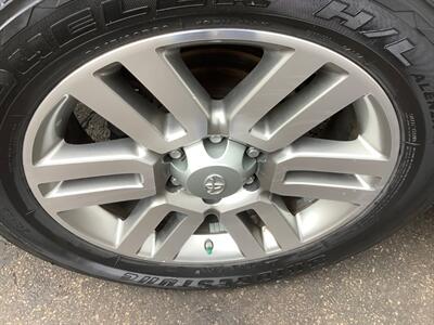 2010 Toyota 4Runner SR5   - Photo 36 - Crest Hill, IL 60403