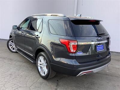 2017 Ford Explorer XLT   - Photo 4 - Crest Hill, IL 60403