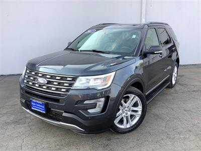 2017 Ford Explorer XLT   - Photo 1 - Crest Hill, IL 60403