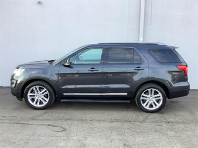 2017 Ford Explorer XLT   - Photo 3 - Crest Hill, IL 60403