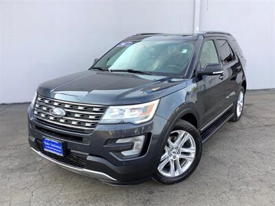 2017 Ford Explorer XLT   - Photo 2 - Crest Hill, IL 60403