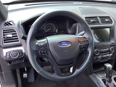 2017 Ford Explorer XLT   - Photo 10 - Crest Hill, IL 60403