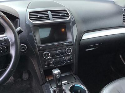 2017 Ford Explorer XLT   - Photo 9 - Crest Hill, IL 60403