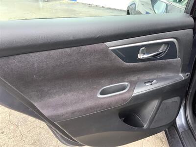 2013 Nissan Altima 2.5 SV   - Photo 25 - Crest Hill, IL 60403