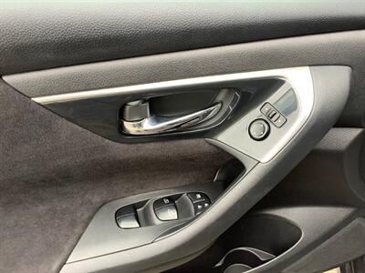 2013 Nissan Altima 2.5 SV   - Photo 12 - Crest Hill, IL 60403