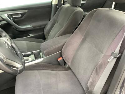 2013 Nissan Altima 2.5 SV   - Photo 23 - Crest Hill, IL 60403