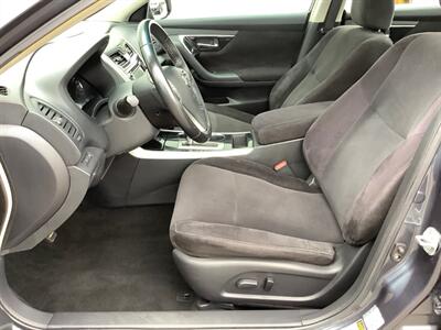 2013 Nissan Altima 2.5 SV   - Photo 13 - Crest Hill, IL 60403