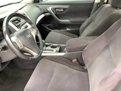 2013 Nissan Altima 2.5 SV   - Photo 14 - Crest Hill, IL 60403