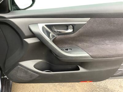 2013 Nissan Altima 2.5 SV   - Photo 29 - Crest Hill, IL 60403
