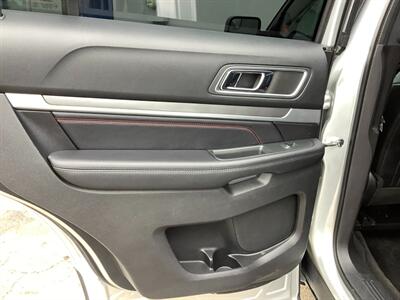 2016 Ford Explorer Sport   - Photo 24 - Crest Hill, IL 60403