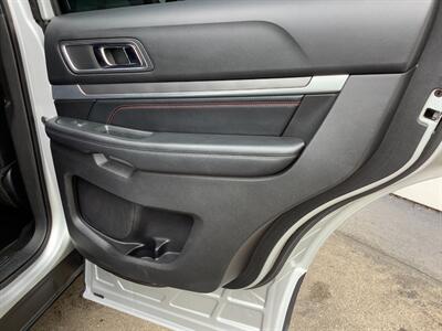 2016 Ford Explorer Sport   - Photo 52 - Crest Hill, IL 60403