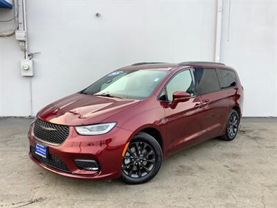 2021 Chrysler Pacifica Touring L   - Photo 2 - Crest Hill, IL 60403