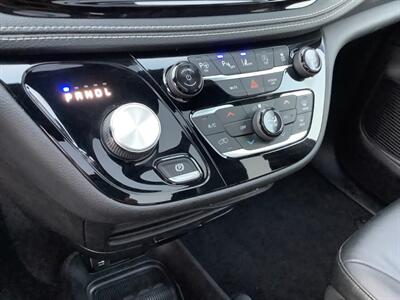 2021 Chrysler Pacifica Touring L   - Photo 20 - Crest Hill, IL 60403