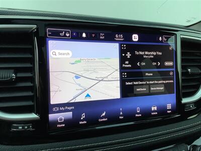 2021 Chrysler Pacifica Touring L   - Photo 17 - Crest Hill, IL 60403