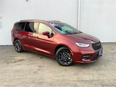 2021 Chrysler Pacifica Touring L   - Photo 10 - Crest Hill, IL 60403