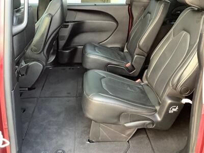 2021 Chrysler Pacifica Touring L   - Photo 25 - Crest Hill, IL 60403