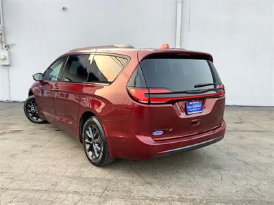 2021 Chrysler Pacifica Touring L   - Photo 4 - Crest Hill, IL 60403