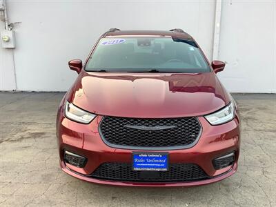 2021 Chrysler Pacifica Touring L   - Photo 11 - Crest Hill, IL 60403