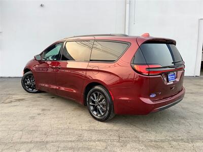 2021 Chrysler Pacifica Touring L   - Photo 5 - Crest Hill, IL 60403