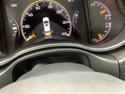 2020 Jeep Grand Cherokee Altitude   - Photo 11 - Crest Hill, IL 60403